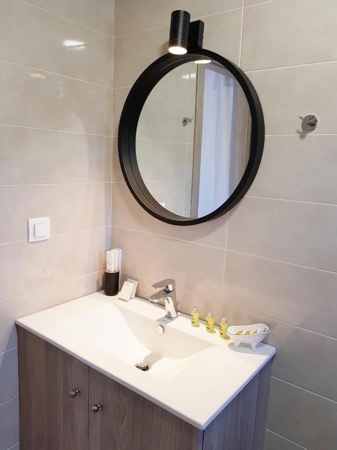 Houmas Apartments Yialos ภายนอก รูปภาพ