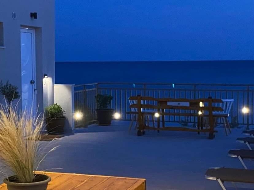 Houmas Apartments Yialos ภายนอก รูปภาพ