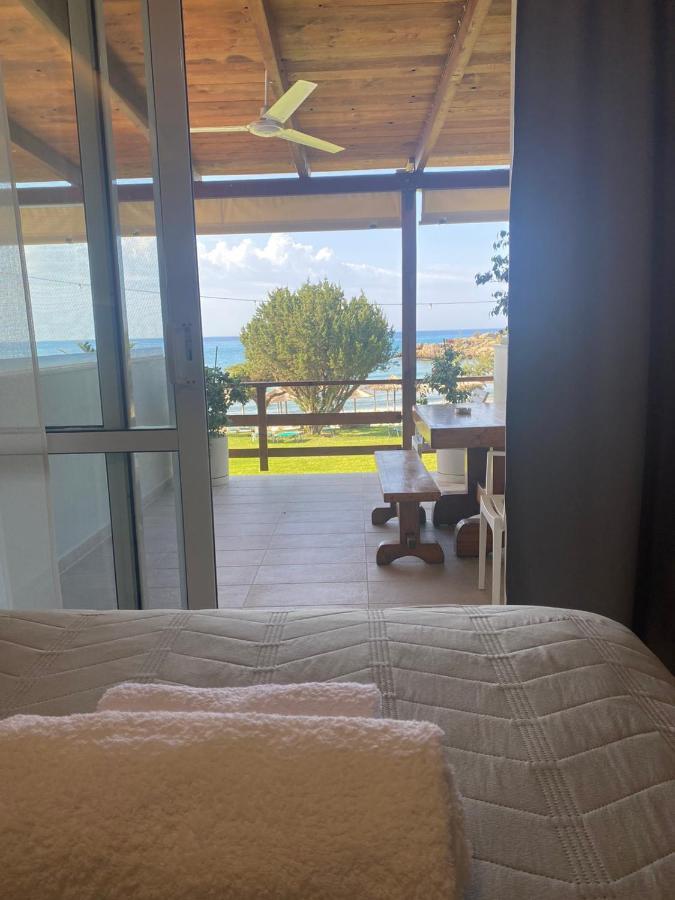 Houmas Apartments Yialos ภายนอก รูปภาพ