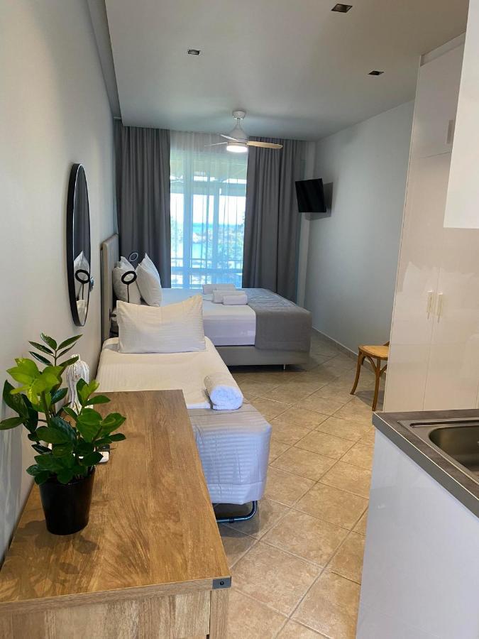 Houmas Apartments Yialos ภายนอก รูปภาพ