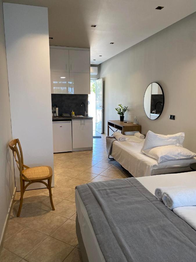 Houmas Apartments Yialos ภายนอก รูปภาพ